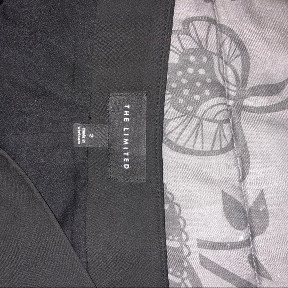 Blk pencil skirt size 2 The Limited wardrobestaple - Picture 3 of 6